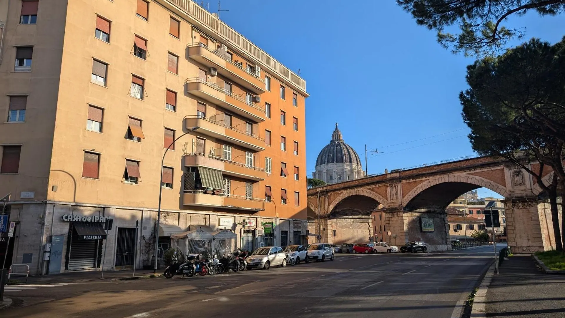 Auntieshouseroma 0*, Rome Italy